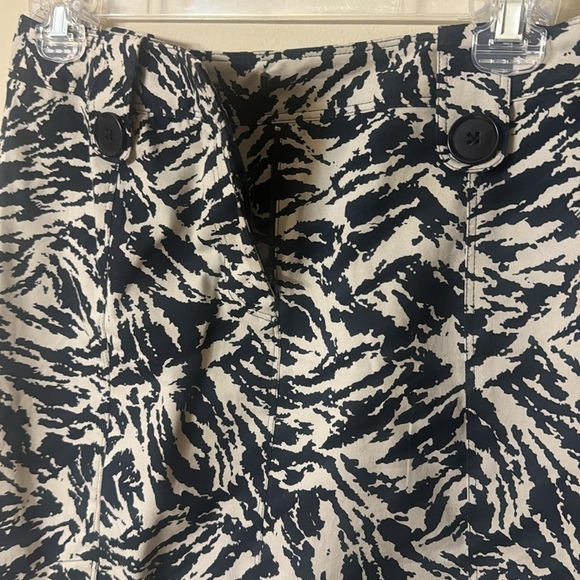 Harold’s Black and Tan Skirt with Zipper and Button Front and Pleats - Size 4 - Picture 3 of 8